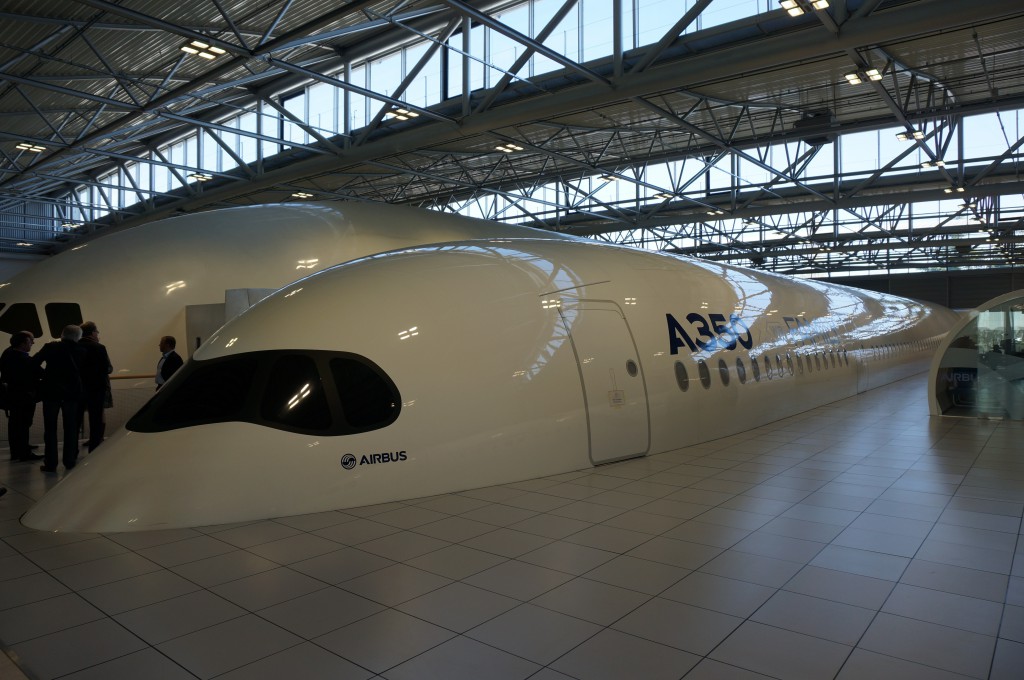 Das Mock-up-Zentrum von Airbus. Hier präsentiert der Hersteller Designs der Inneneinrichtung seiner Flieger. In den Rümpfen herrscht Fotografierverbot.