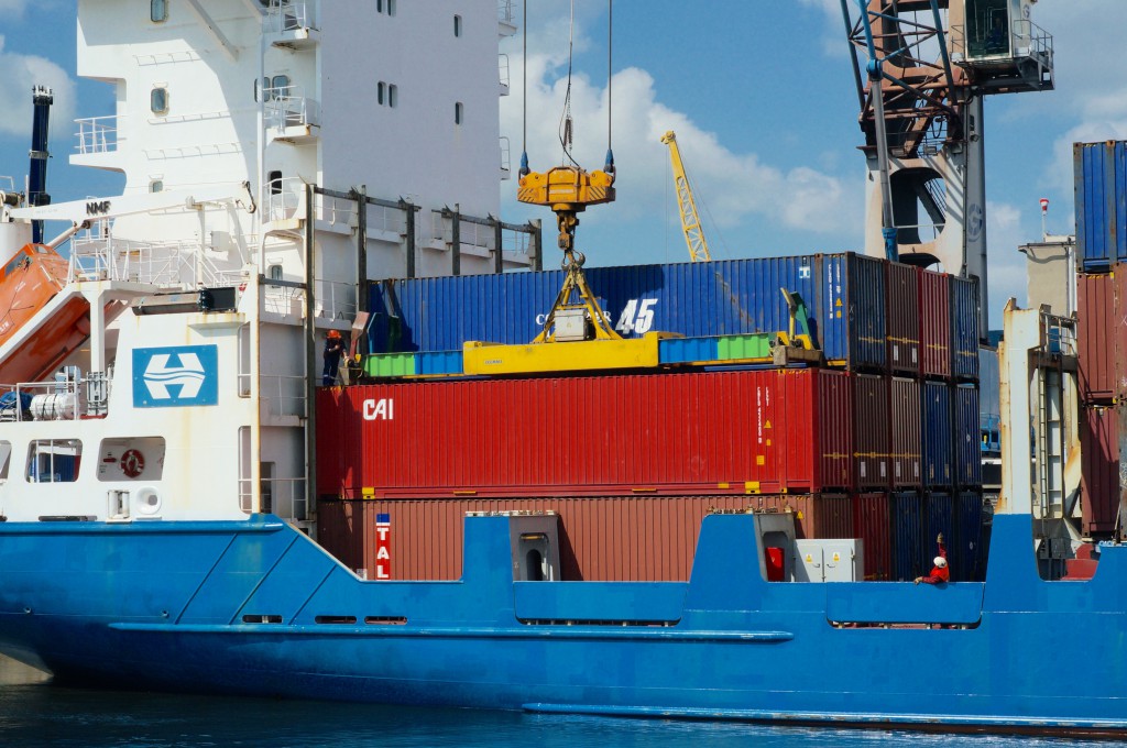 Containerumschlag im Stettiner Hafen.