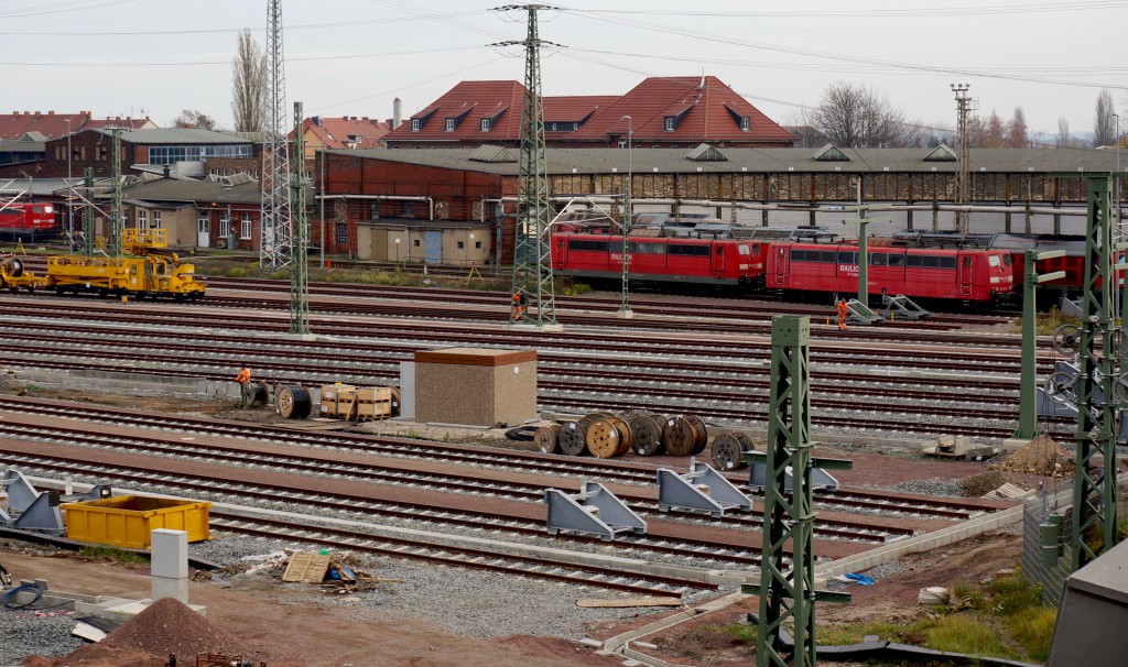 Die ersten Gleise der neuen Zugbildungsanlage Halle-Nord liegen schon.
