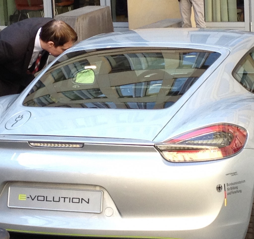 Der "e-volution"-Porsche Cayman. Nach Angaben des Bundes der Steuerzahler wurde er mit mehreren Millionen Euro Steuergeld gefördert. @Thomas Rietig